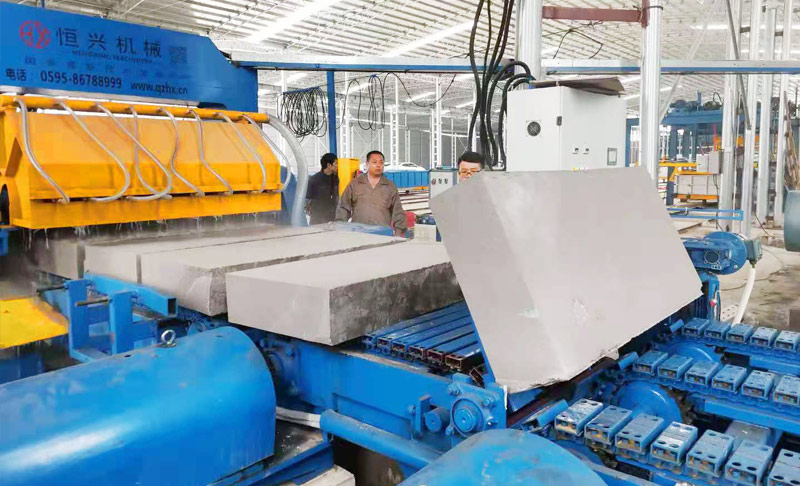 泡沫混凝(ning)土自保溫(wen)砌塊設備(bei)生産工藝(yi)